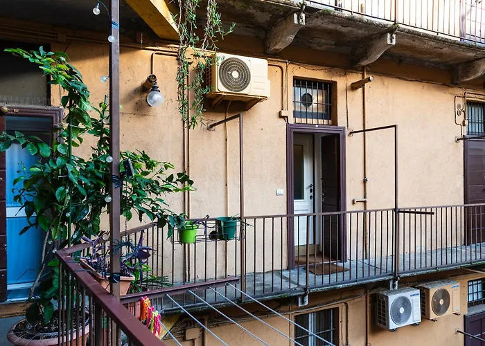 Youhosty - Navigli View Apartamento Milão