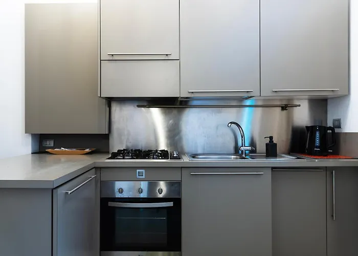 Youhosty - Navigli View Milão