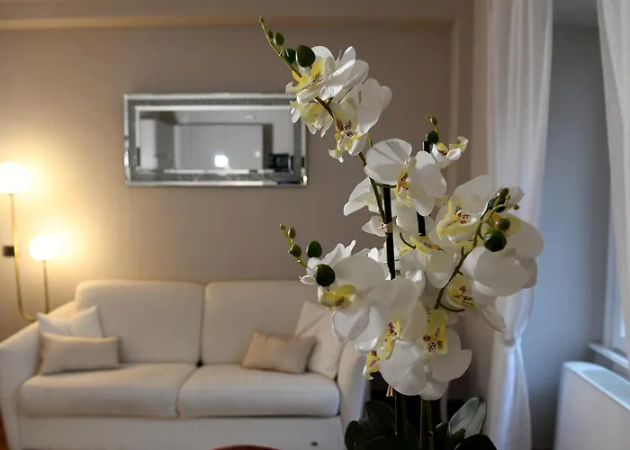 Apartment Chic In Duomo