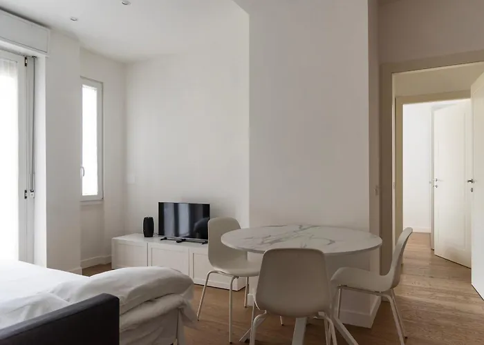 Youhosty - Gioia Tower View Apartament *