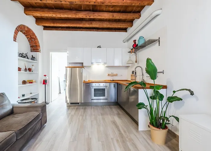 Apartament 200mt Metro - Design For Creative Living