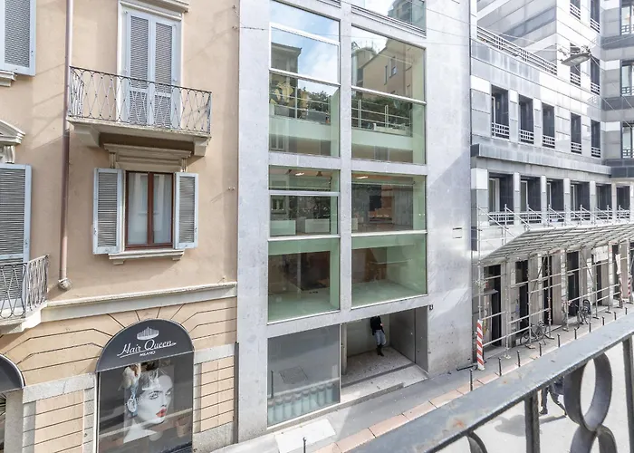 Via Cerva 7 * Milano