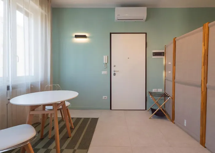 Close To The M3 Metro 米兰