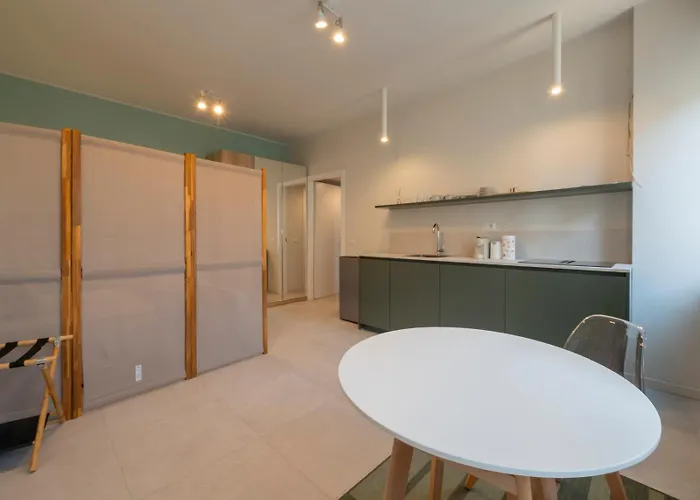 Close To The M3 Metro