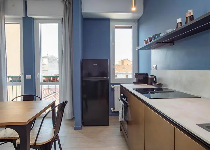 New Two-room A Stone's Throw From The M3 Metro شقة