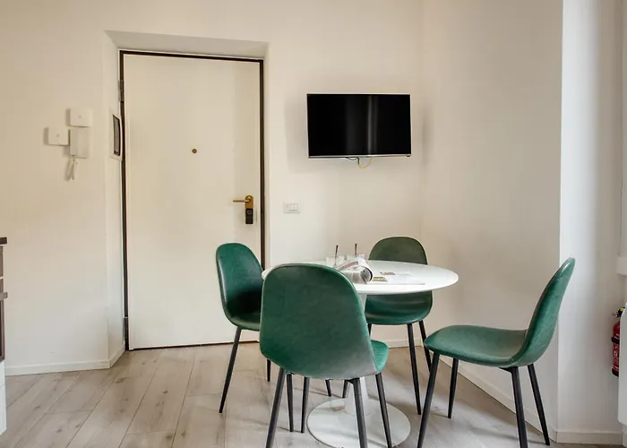 Domusmi Porta Venezia Apartment Milan