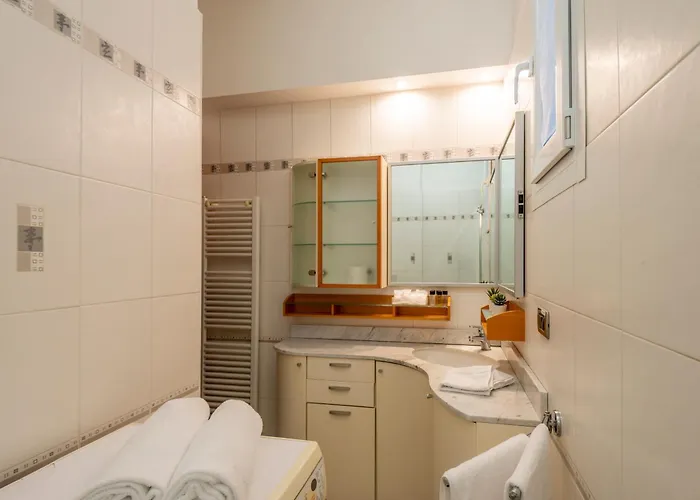 Апартаменты Lecco, 20 - In The Heart Of The Rainbow District *