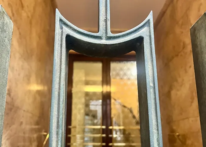 アパート Morozzo1939 - An Authentic Milanese Home, Near Duomo *