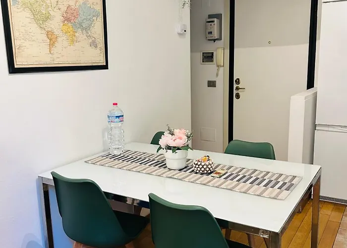 Chiara 34 - M4 Metro Blu Milan