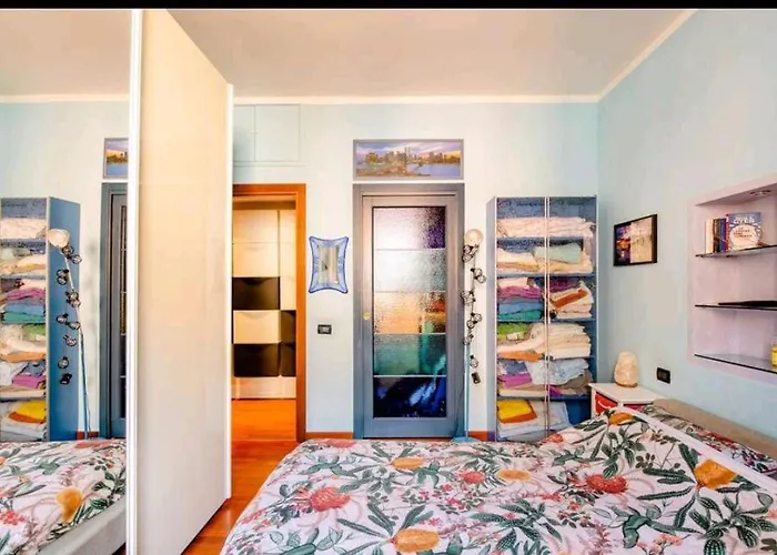 A Quiet And Loving Gem In The Center Of Lägenhet Milano
