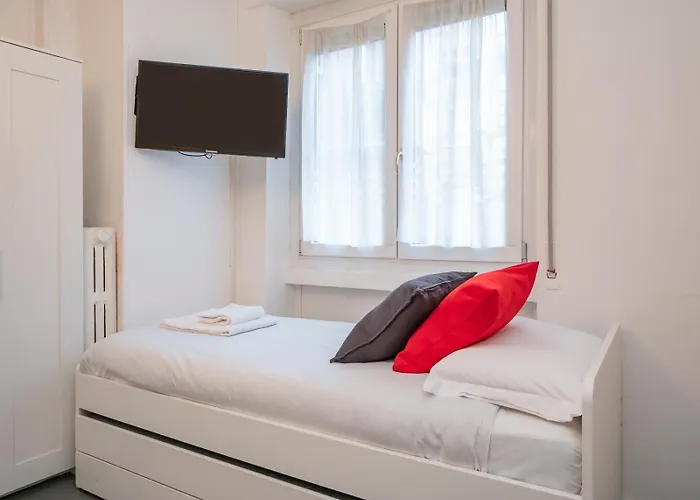 Italstay - Sui Navigli - Pet Friendly Апартаменты *