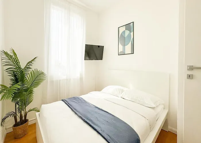 8th Floor - View Milán