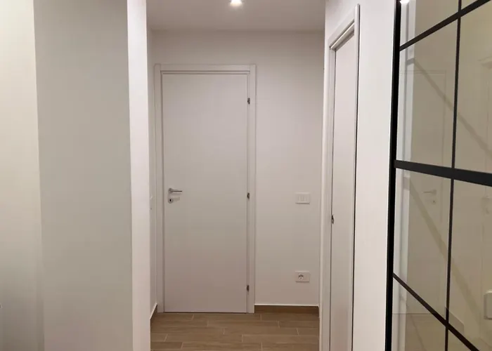 Luxury San Siro Apartment, 5 Min Metro, Balcony & Fast Wifi * ミラノ