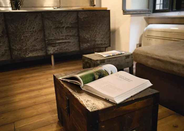 Hostmate - - Pontaccio - Brera * Милан