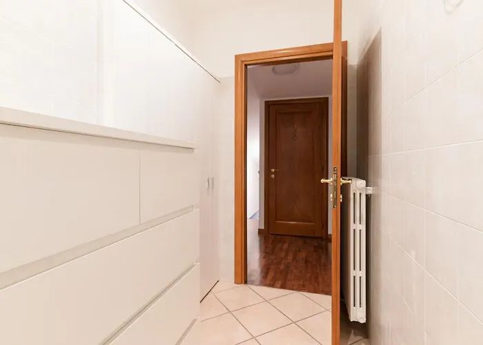 Guesthost - Spacious 600 Mt To Metro M3 Comasina Apartamento Milão