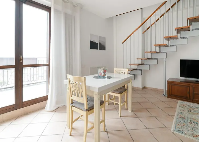 Guesthost - Spacious 600 Mt To Metro M3 Comasina Apartamento *