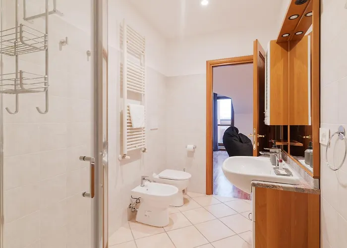 Apartamento Guesthost - Spacious 600 Mt To Metro M3 Comasina *