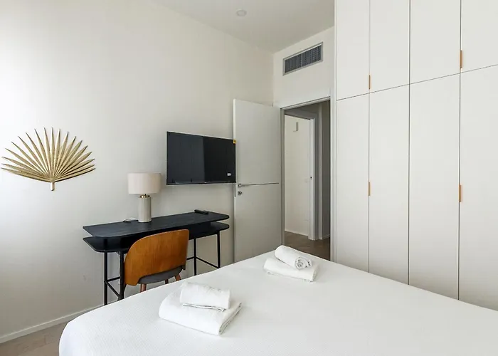 Daire Palazzo Visconti Di Modrone, Two Beautiful By Halldis Milano