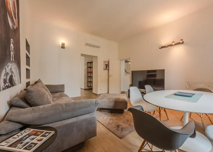 Easytopstay - Moscova Elegant Lejlighed