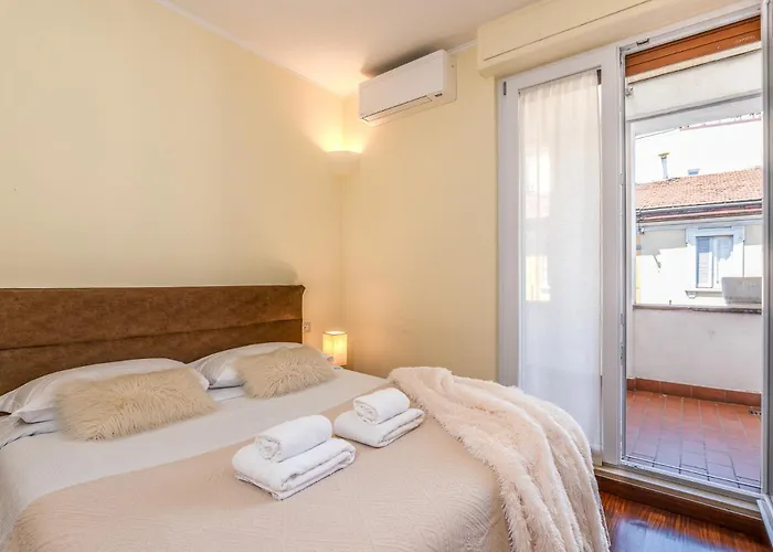 Flat In Center With Terrace, Near Garibaldi Fs Apartment Mailand