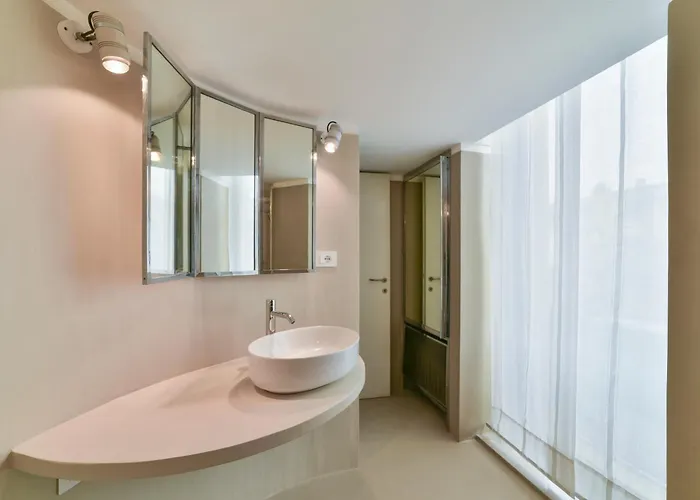 Monforte 19 - * Milano