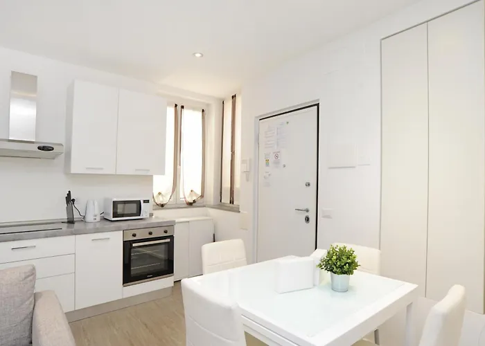 Ticinese 28 * מילאנו