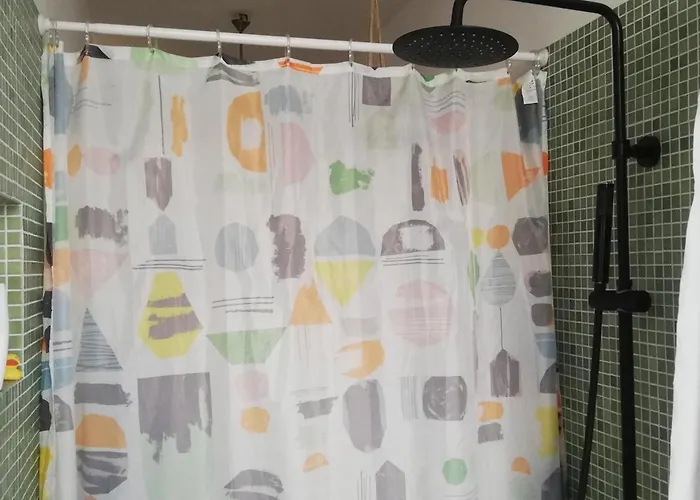 Niyang Проживание в семье Милан