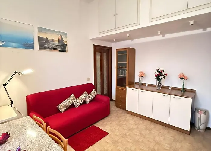 Classic House 15 Minutes From Duomo Apartman