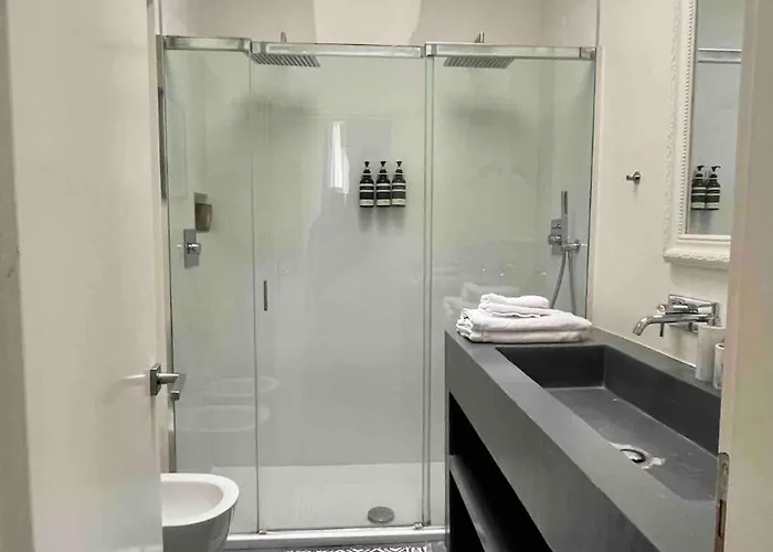 아파트 Welkhom Bocconi Loft 2bdr And 2bth 밀라노