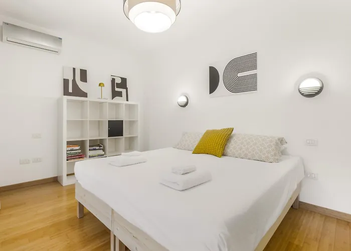 Apartment Design Loft Turro Con Garage E Giardino Privati