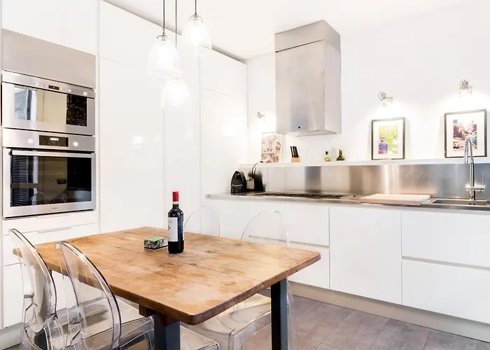 아파트 Welkhom Bocconi Loft 2bdr And 2bth 밀라노