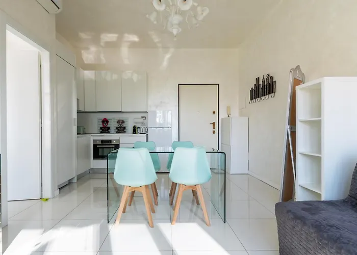 Designer House In Repubblica Milaan