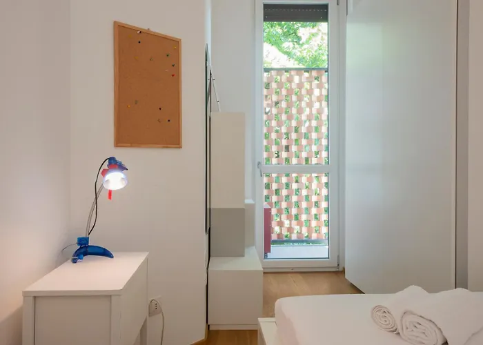 Sant'agostino-centro Near M2 Milano