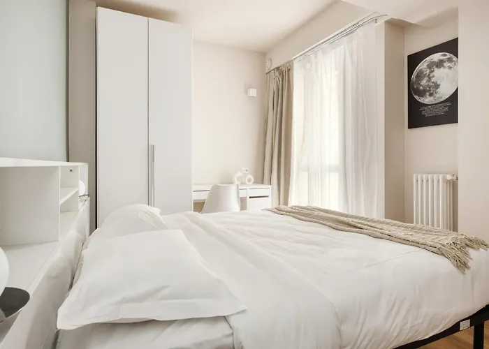 Hostmate - - Imperia - Romolo Iulm 아파트