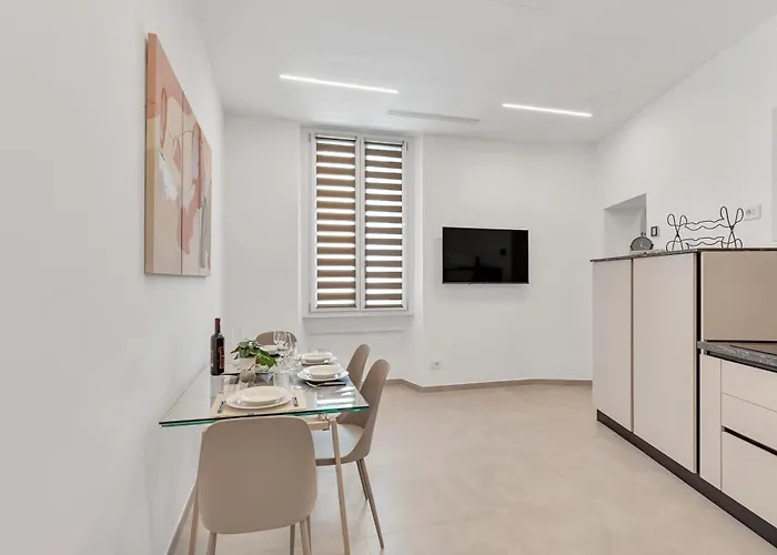 Urban Chic Flat - Papi19