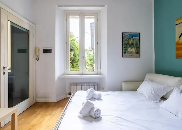 Ugolini 29 * ミラノ