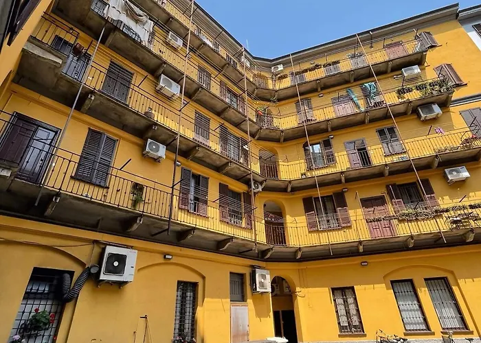 Sunny Balcony In Porta Romana *