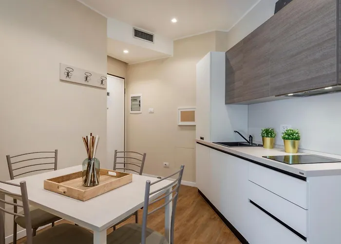 Duomo B - Two Bedrooms & Bathroom *