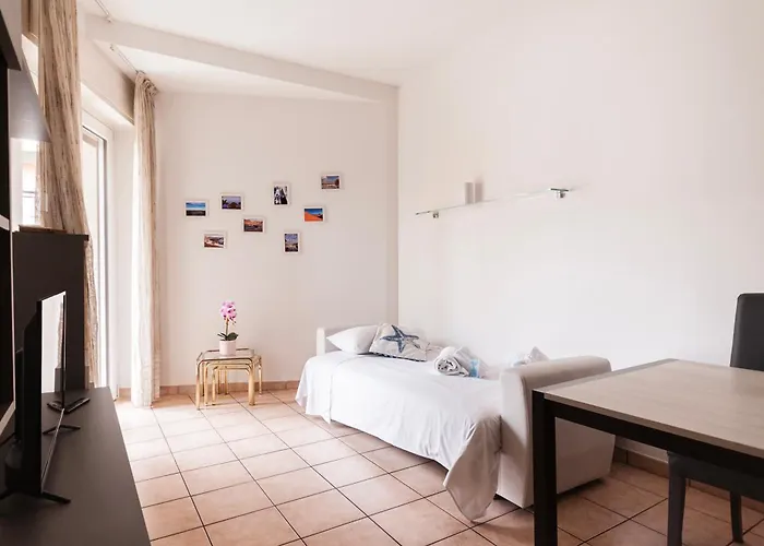 Youhosty - Meloria 10