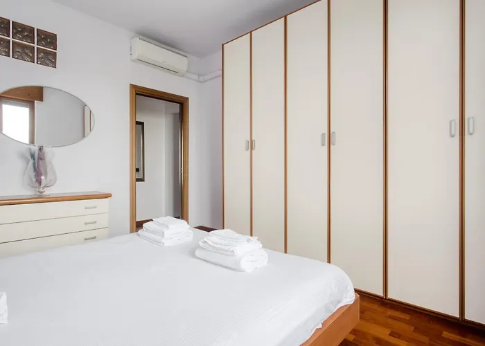 Domusmi Jenner 23 Milano