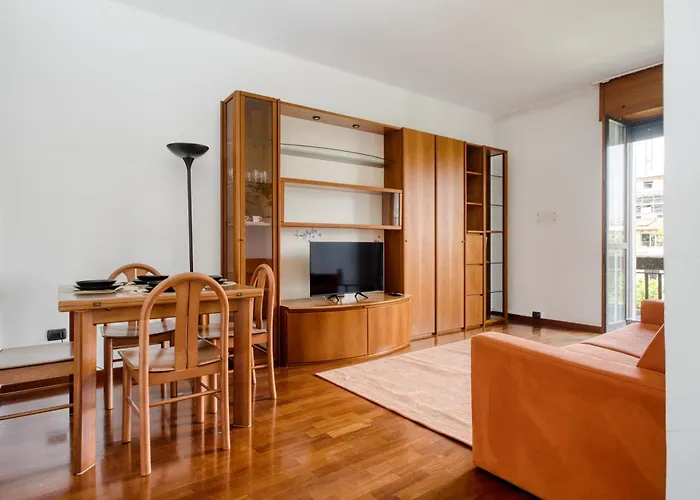 Domusmi Jenner 23 * Milano