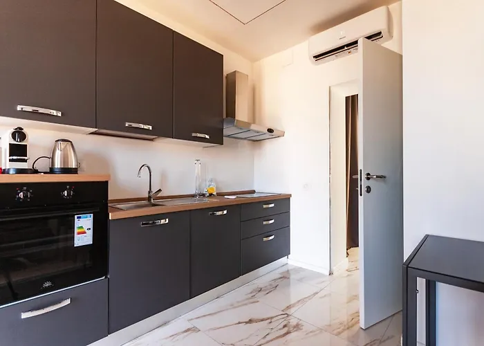 Apartman Youhosty - Montegani 2 Milánó