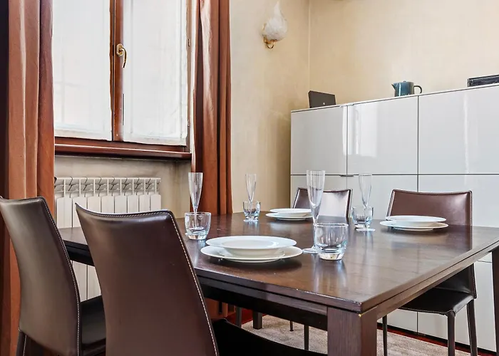 Ampia Casa Su Due Piani, A Pochi Minuti Dai Navigli E Metro Lägenhet