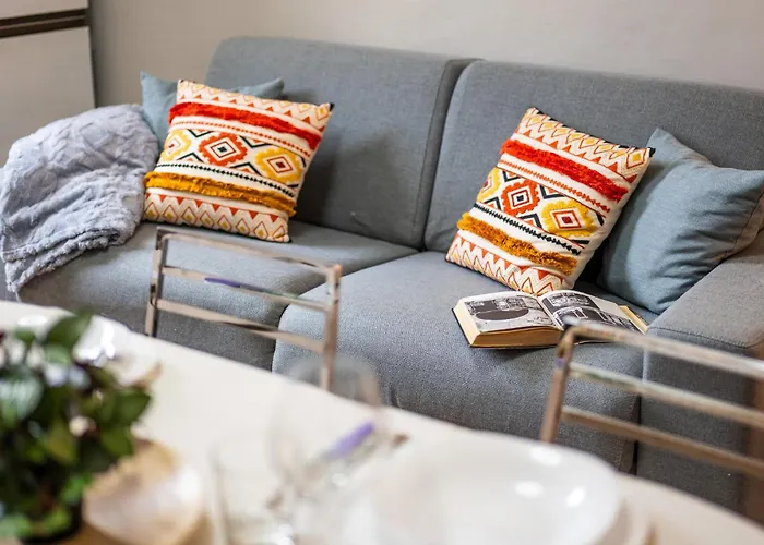 Cozy Retreat With Laundry & Smart Tv 公寓