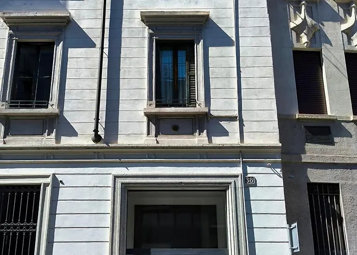 San Vincenzo - Centro Storico * Milán