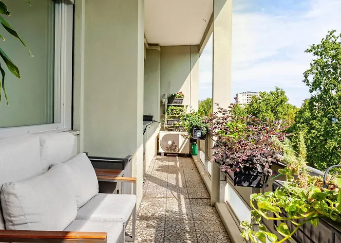 New In Arco Della Pace *