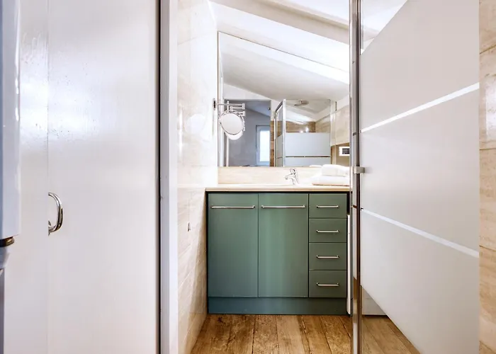 Daire Hostmate - - Mentana - Duomo *