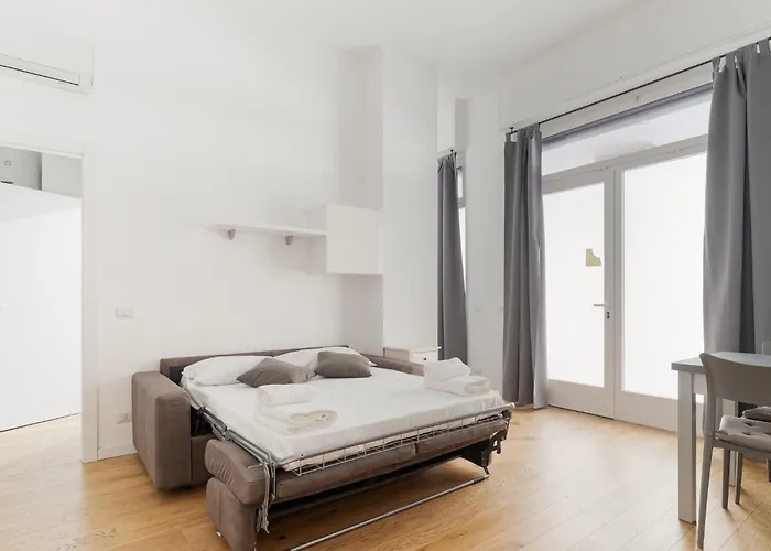 Guesthost - Near Parco Adriano Apartamento *