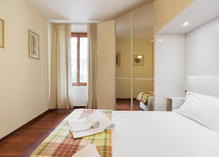 Guesthost - Arco Della Pace דירה