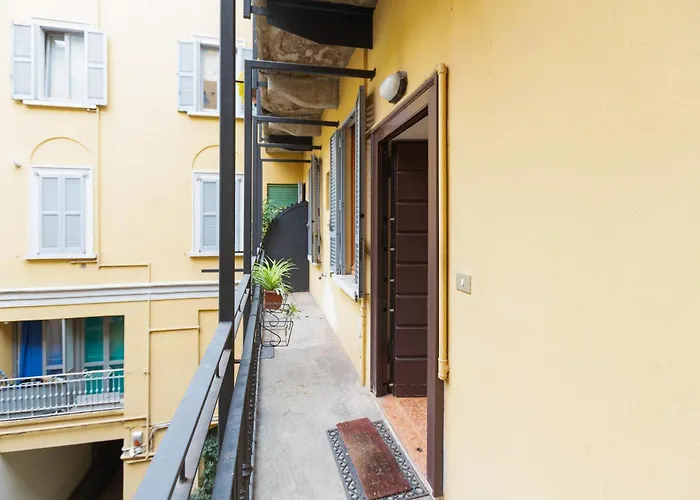 Guesthost - Arco Della Pace